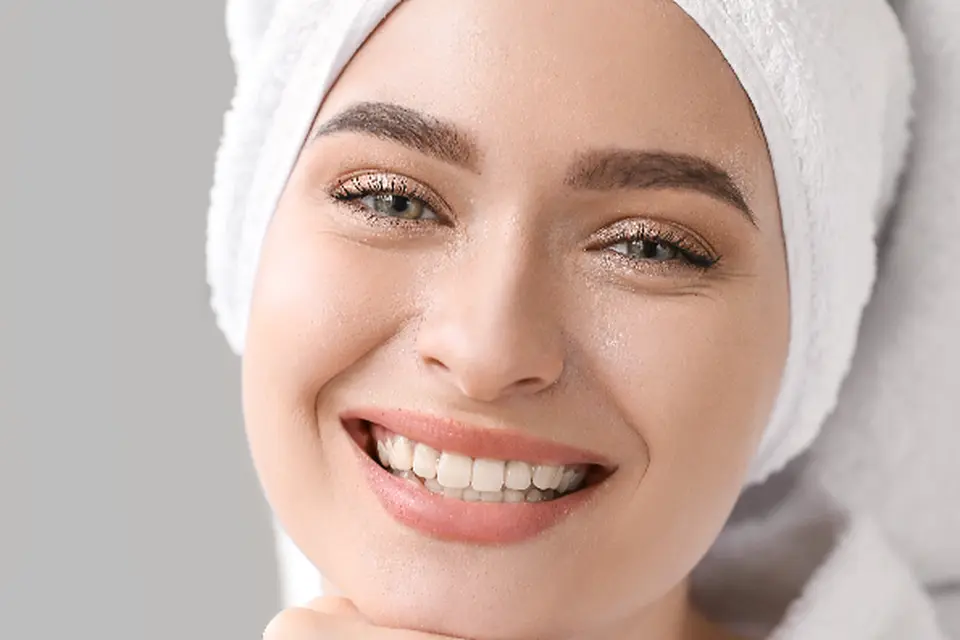 Illustration: after whitening (stock photo)